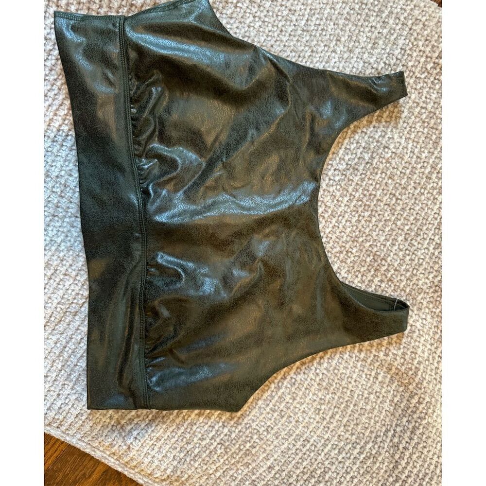 Aerie OFFLINE Hugger Crackle Faux Leather Sports Bra Black Gym Medium Support